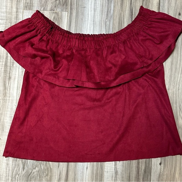 Young Fabulous &‎ Broke Off the Shoulder Wine Colored Faux Suede Blouse Size M - Picture 2 of 4